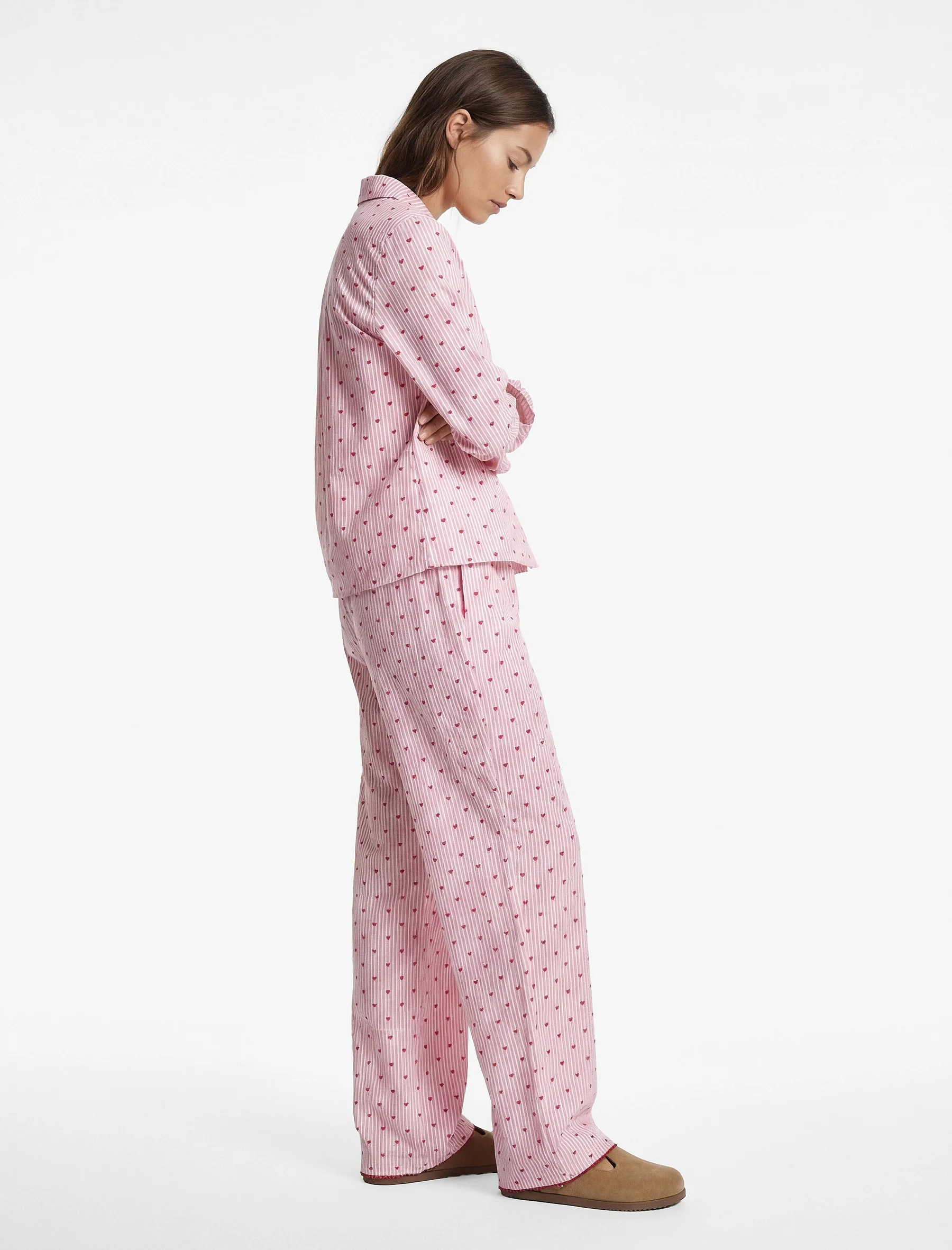 PIZHAME E POSHTME PËR FEMRA